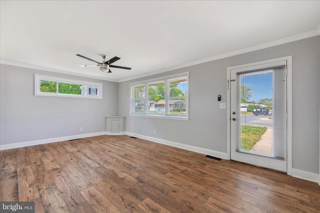 301 8TH AVE SE, Glen Burnie, MD 21061