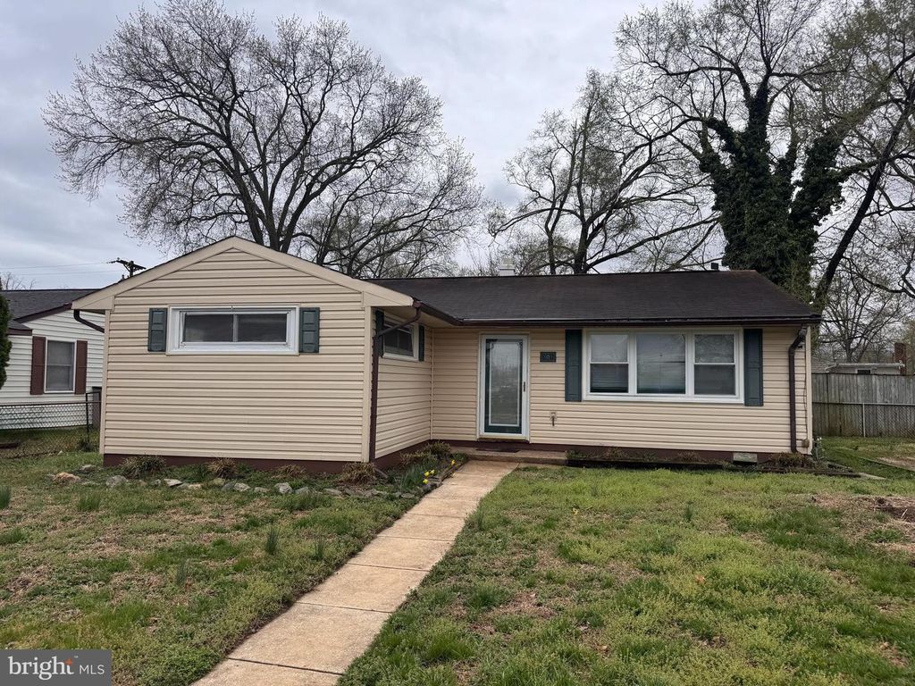 301 8TH AVE SE, Glen Burnie, MD 21061