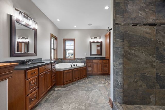 932 Prescot Lane, Marion, IA 52302