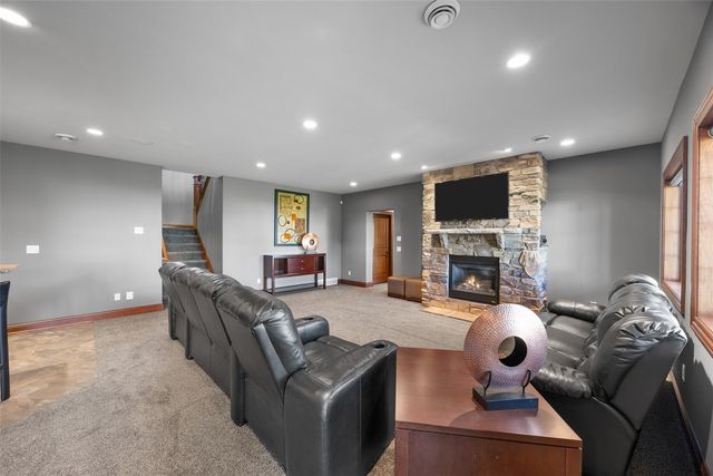 932 Prescot Lane, Marion, IA 52302