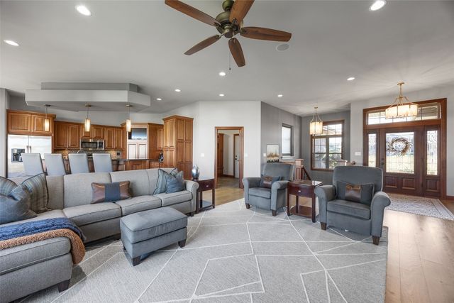 932 Prescot Lane, Marion, IA 52302