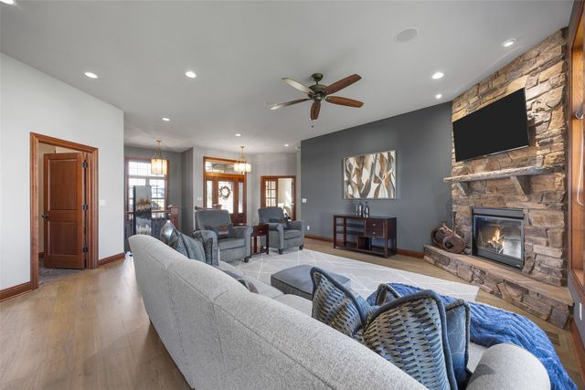 932 Prescot Lane, Marion, IA 52302