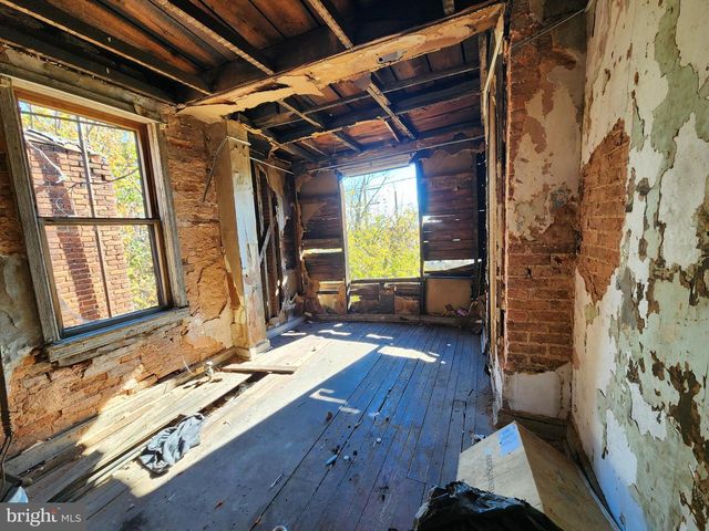 1807 E NORTH AVE, Baltimore, MD 21213