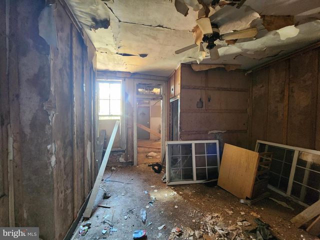 1807 E NORTH AVE, Baltimore, MD 21213