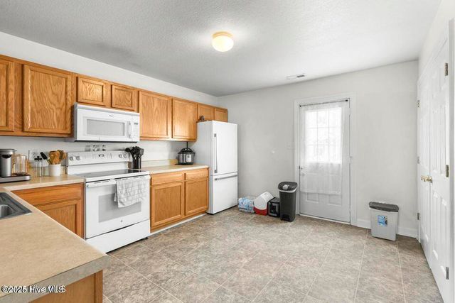 100 Ashwood Drive, Jacksonville, NC 28546