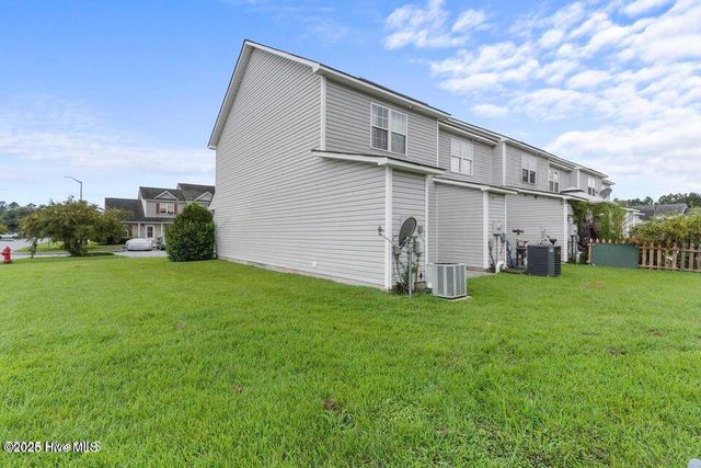 100 Ashwood Drive, Jacksonville, NC 28546