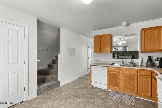 100 Ashwood Drive, Jacksonville, NC 28546