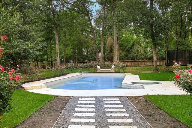 25 Red Sable Point, The Woodlands, TX 77380