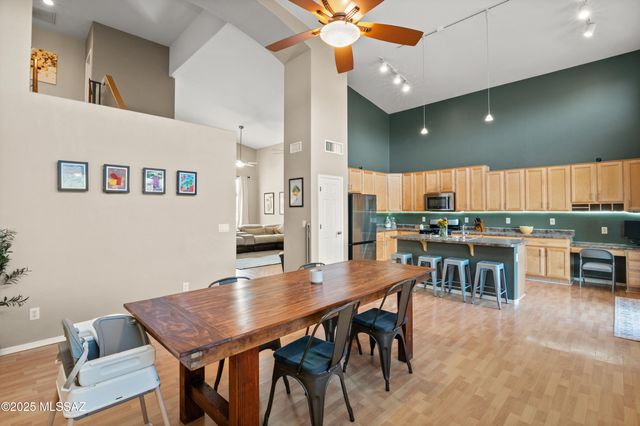 7450 W Shining Amber Lane, Tucson, AZ 85743