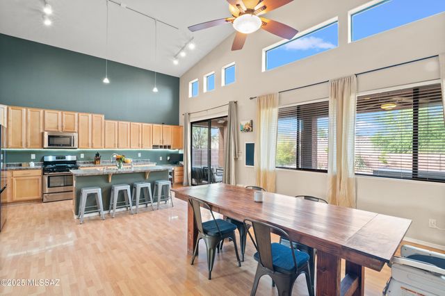 7450 W Shining Amber Lane, Tucson, AZ 85743