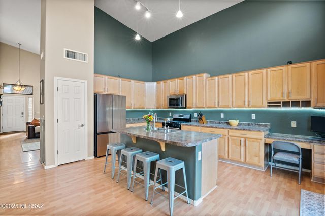 7450 W Shining Amber Lane, Tucson, AZ 85743