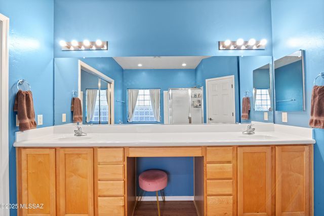 7450 W Shining Amber Lane, Tucson, AZ 85743