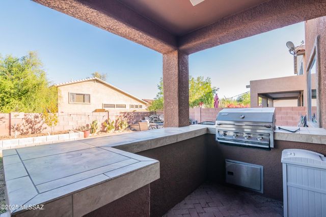 7450 W Shining Amber Lane, Tucson, AZ 85743