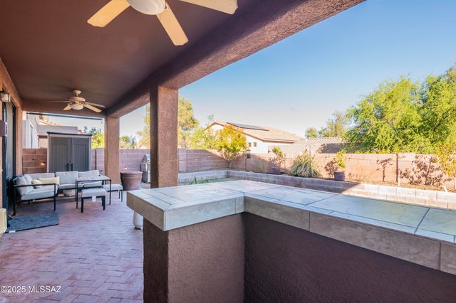 7450 W Shining Amber Lane, Tucson, AZ 85743