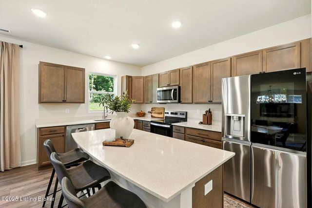 4215 Cobblestone Ln, La Grange, KY 40031