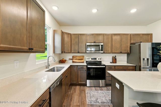 4215 Cobblestone Ln, La Grange, KY 40031