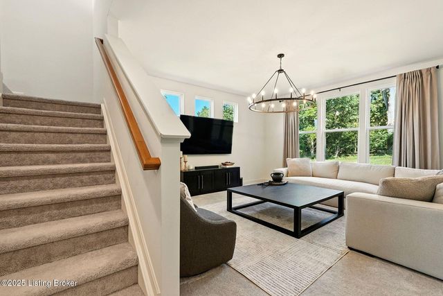 4215 Cobblestone Ln, La Grange, KY 40031