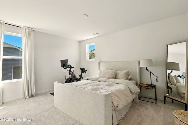 4215 Cobblestone Ln, La Grange, KY 40031