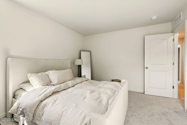 4215 Cobblestone Ln, La Grange, KY 40031