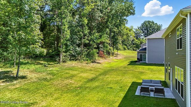 4215 Cobblestone Ln, La Grange, KY 40031