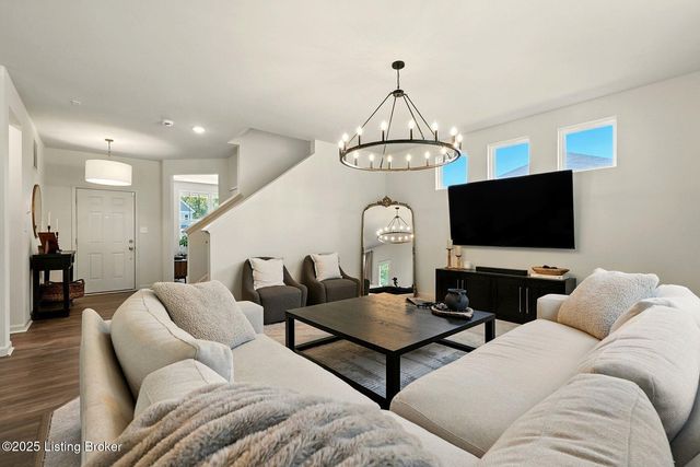 4215 Cobblestone Ln, La Grange, KY 40031