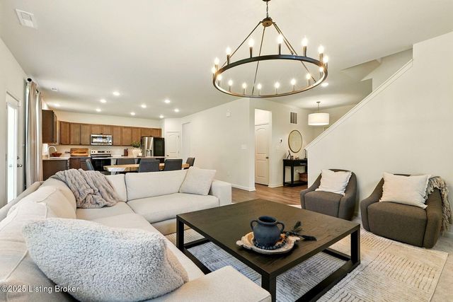 4215 Cobblestone Ln, La Grange, KY 40031