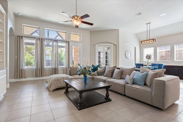 3916 Octavia DR, Pflugerville, TX 78660