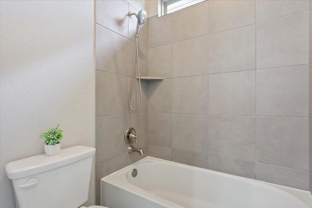 3916 Octavia DR, Pflugerville, TX 78660