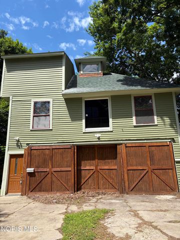 2407 Glenwood Avenue, Toledo, OH 43620