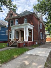 2407 Glenwood Avenue, Toledo, OH 43620
