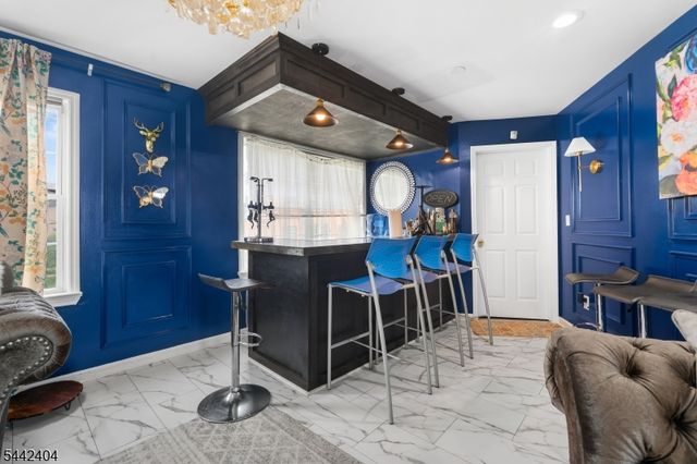 640 Riverside Ave, Lyndhurst Twp., NJ 07071