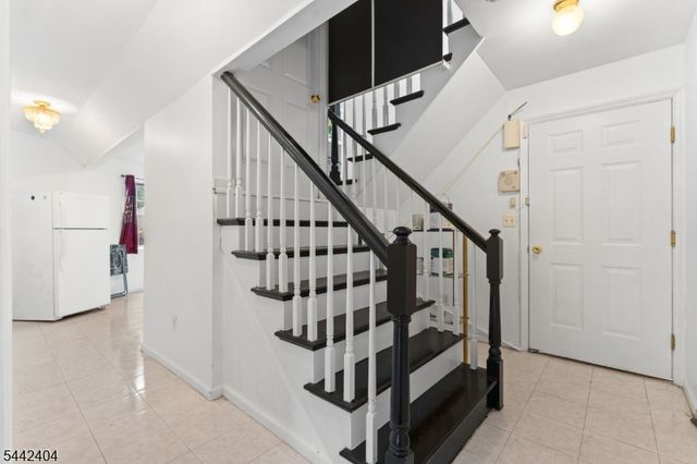 640 Riverside Ave, Lyndhurst Twp., NJ 07071