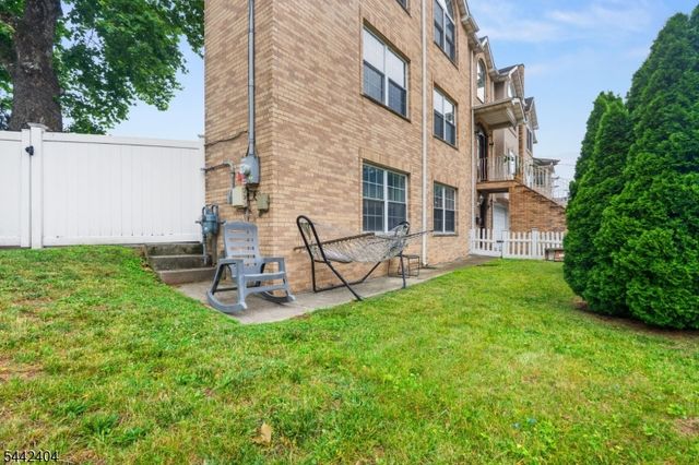 640 Riverside Ave, Lyndhurst Twp., NJ 07071