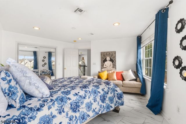 640 Riverside Ave, Lyndhurst Twp., NJ 07071