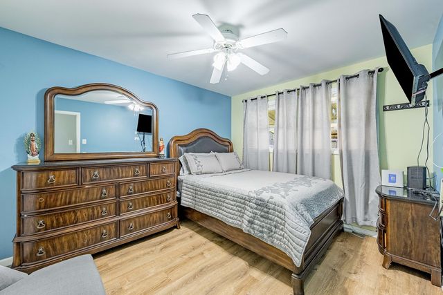 12737 S Manistee Avenue, Chicago, IL 60633