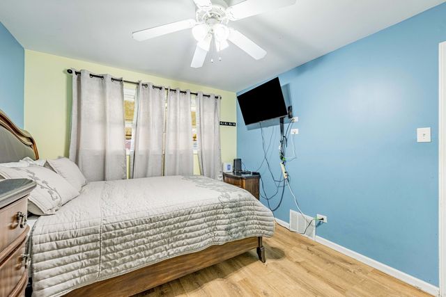 12737 S Manistee Avenue, Chicago, IL 60633