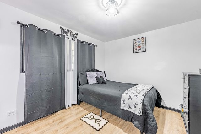 12737 S Manistee Avenue, Chicago, IL 60633