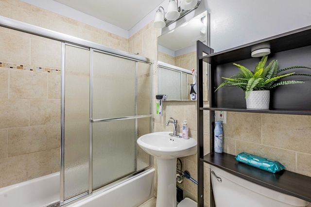 12737 S Manistee Avenue, Chicago, IL 60633