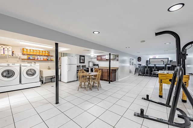 12737 S Manistee Avenue, Chicago, IL 60633
