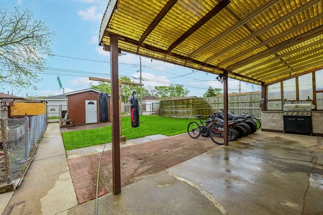 12737 S Manistee Avenue, Chicago, IL 60633