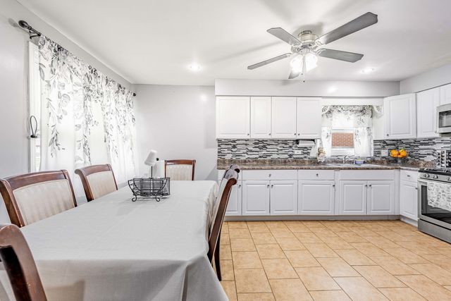 12737 S Manistee Avenue, Chicago, IL 60633