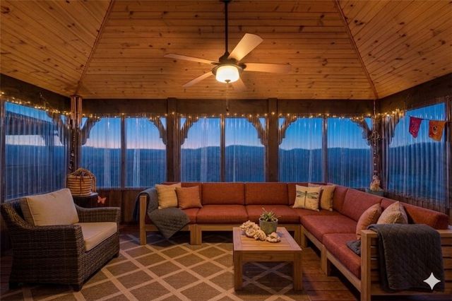 13 Beaver Drive, Holiday Island, AR 72631