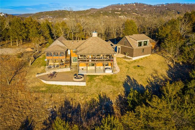 13 Beaver Drive, Holiday Island, AR 72631