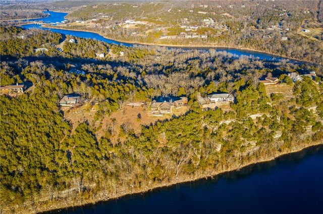 13 Beaver Drive, Holiday Island, AR 72631