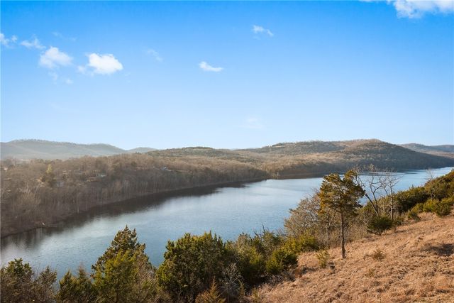 13 Beaver Drive, Holiday Island, AR 72631