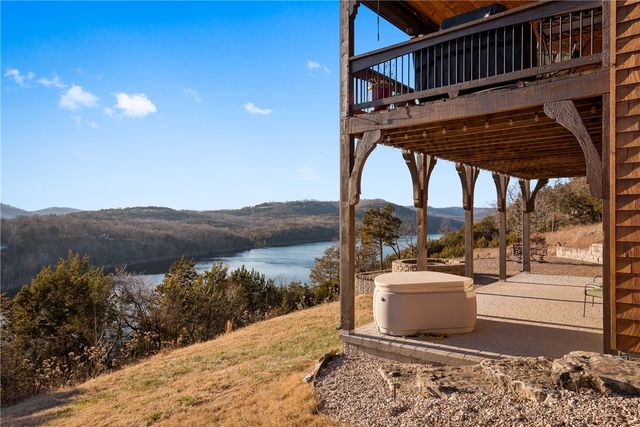 13 Beaver Drive, Holiday Island, AR 72631