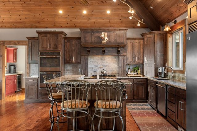 13 Beaver Drive, Holiday Island, AR 72631