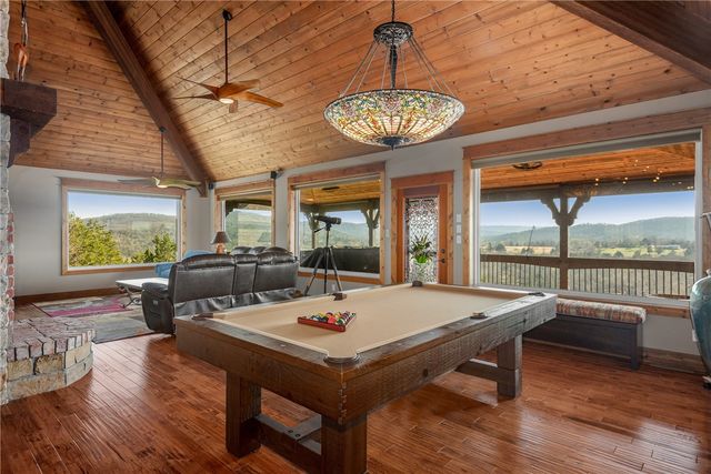 13 Beaver Drive, Holiday Island, AR 72631