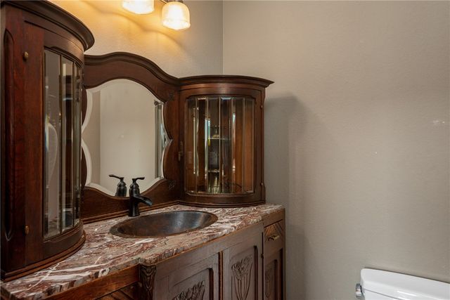 13 Beaver Drive, Holiday Island, AR 72631