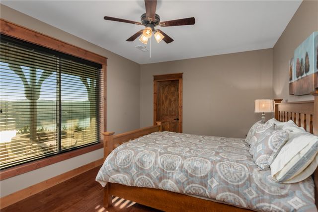 13 Beaver Drive, Holiday Island, AR 72631